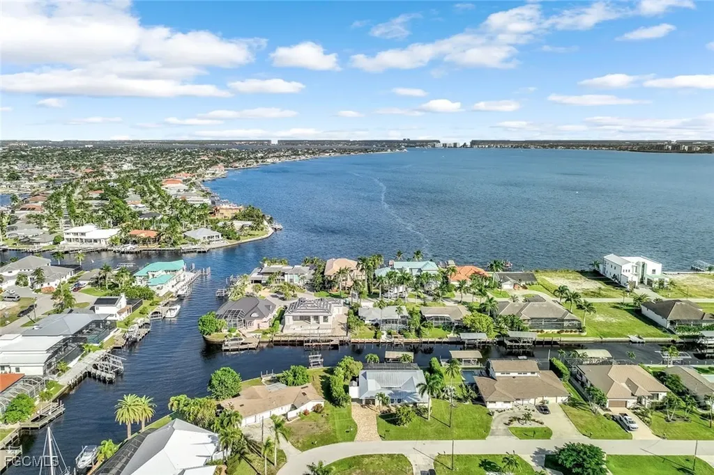 5805 SW 1st Place Cape Coral FL 33914