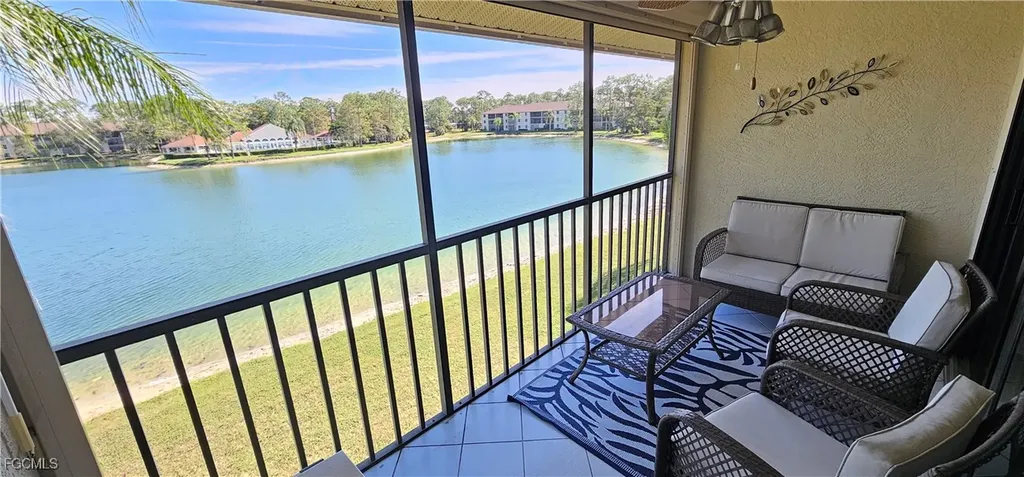 Naples FL, 5708 Deauville Circle, Unit J301