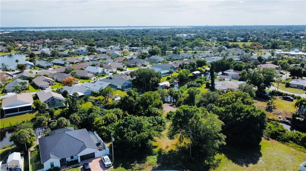 935 Iris Drive North Fort Myers FL 33903