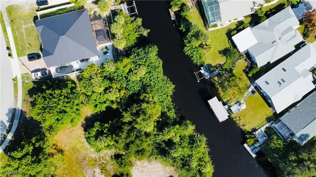 935 Iris Drive North Fort Myers FL 33903