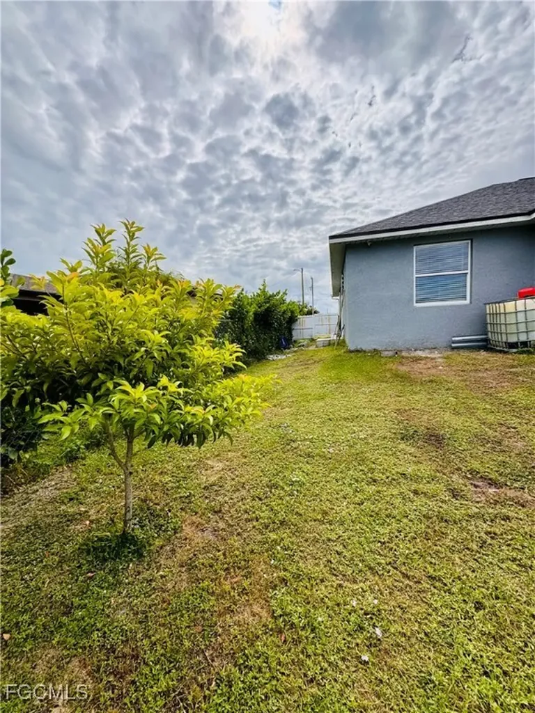2510 18th Street SW Lehigh Acres FL 33976