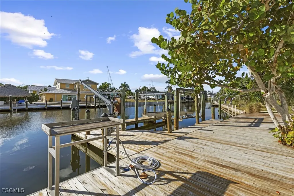 2291 Palm Avenue St. James City FL 33956