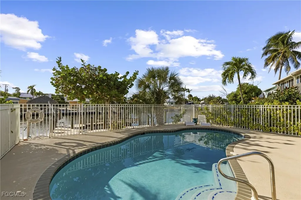 2291 Palm Avenue St. James City FL 33956