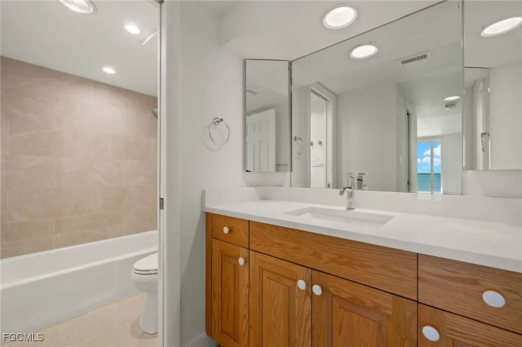 2915 W Gulf Drive Sanibel FL 33957