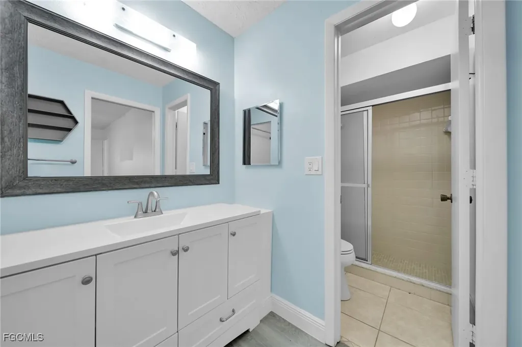 719 SE 12th Avenue Cape Coral FL 33990