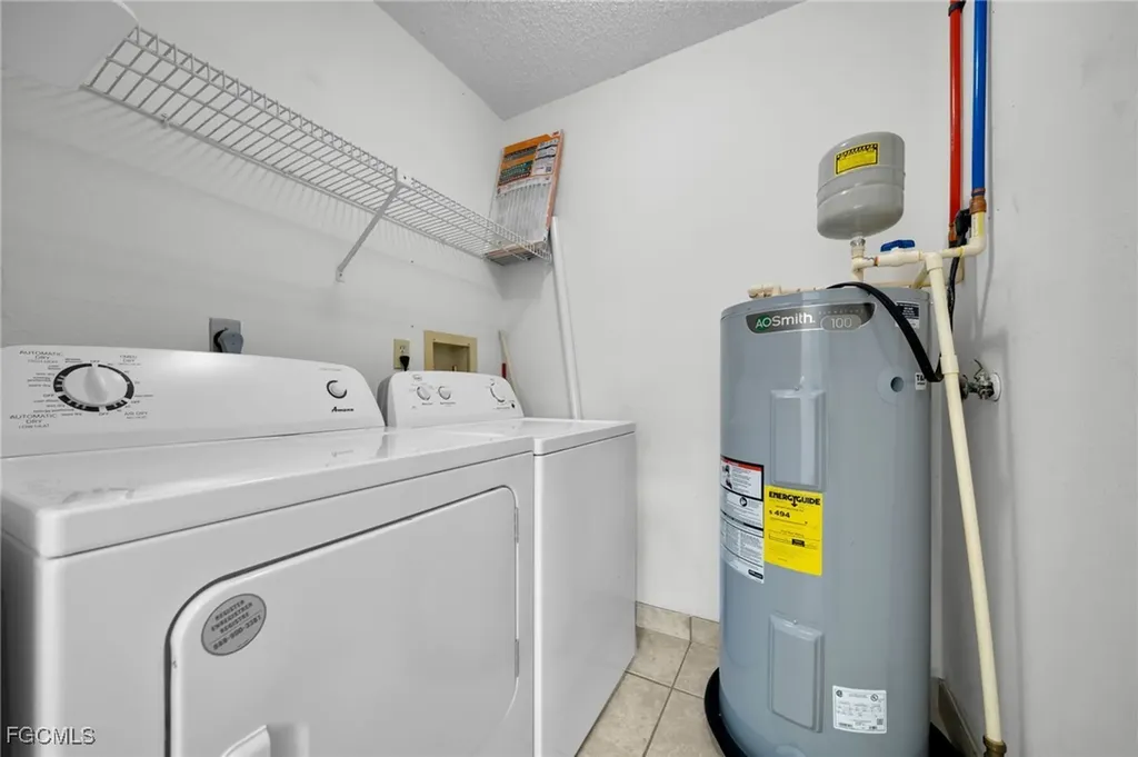 719 SE 12th Avenue Cape Coral FL 33990