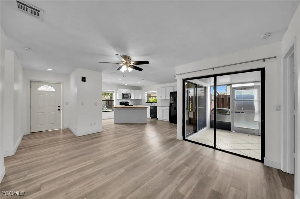 719 SE 12th Avenue Cape Coral FL 33990