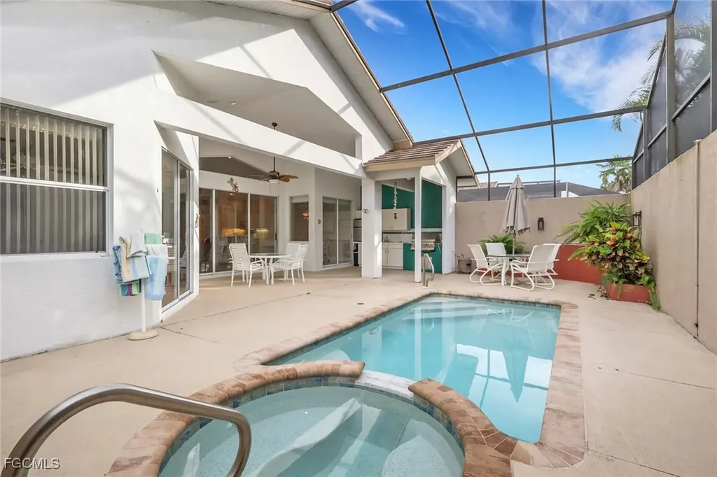 9519 Mariners Cove Lane S Fort Myers FL 33919