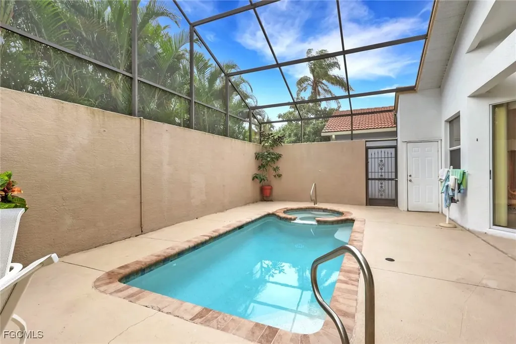 9519 Mariners Cove Lane S Fort Myers FL 33919