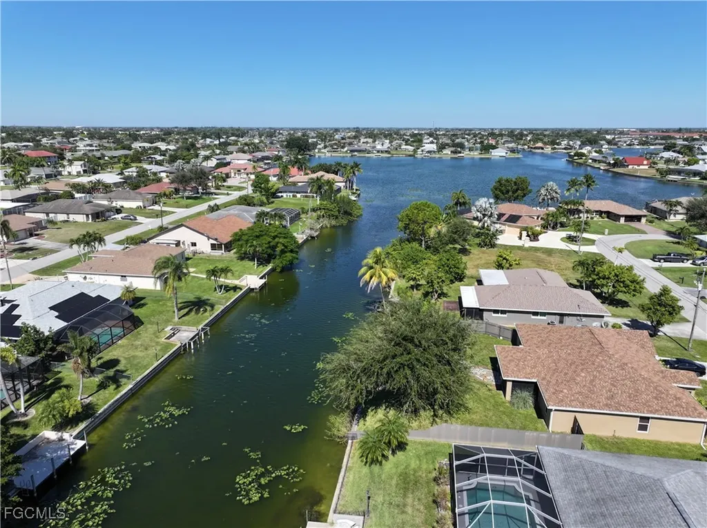420 SE 9th Place Cape Coral FL 33990