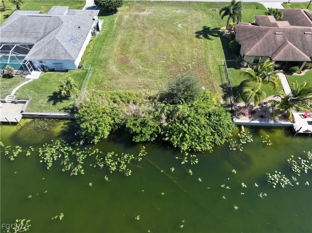 420 SE 9th Place Cape Coral FL 33990