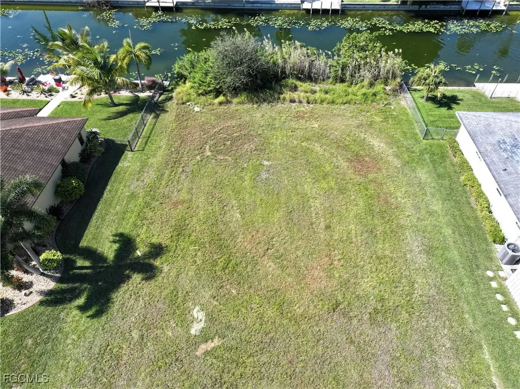 420 SE 9th Place Cape Coral FL 33990