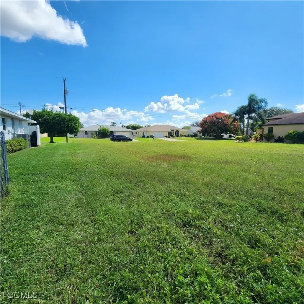 420 SE 9th Place Cape Coral FL 33990