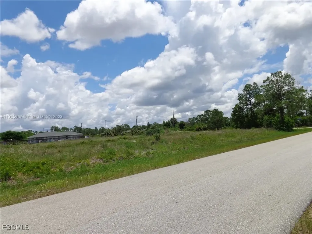 1071 Halby Avenue S Lehigh Acres FL 33974