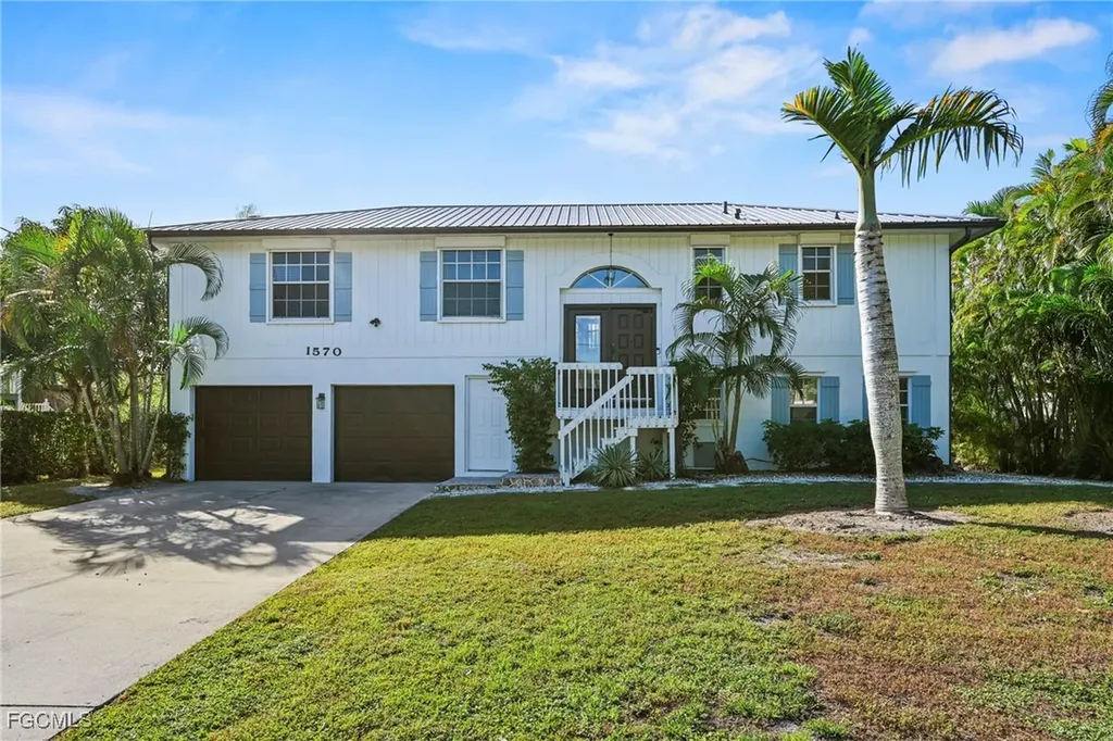 1570 Avion Place Naples FL 34104
