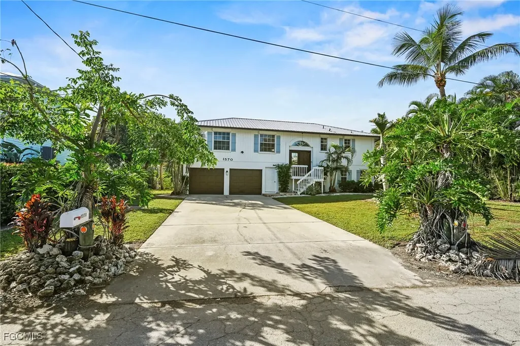 1570 Avion Place Naples FL 34104