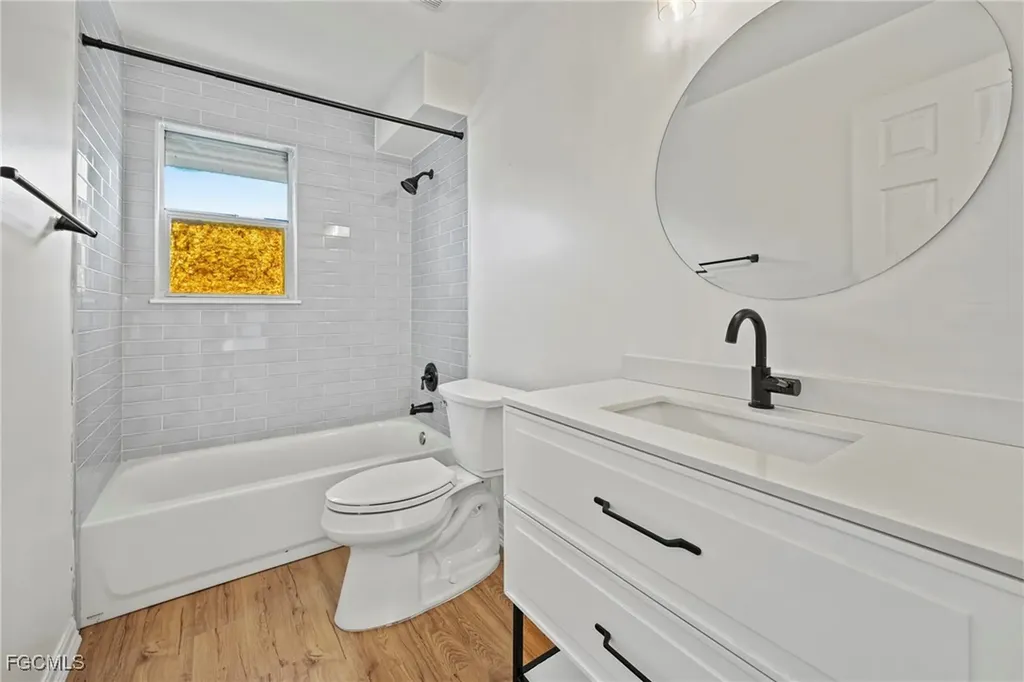 1570 Avion Place Naples FL 34104