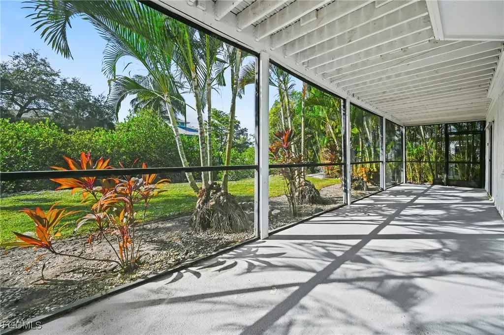 1570 Avion Place Naples FL 34104
