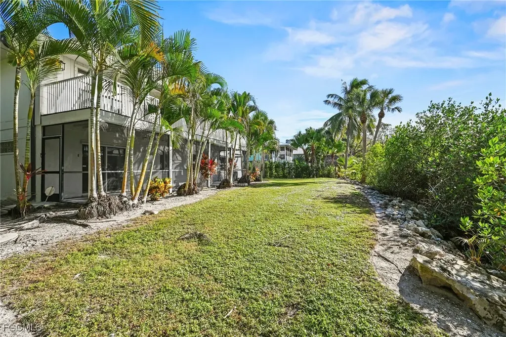 1570 Avion Place Naples FL 34104
