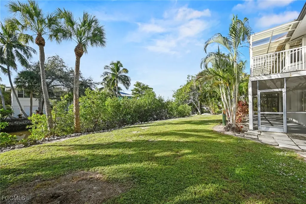 1570 Avion Place Naples FL 34104