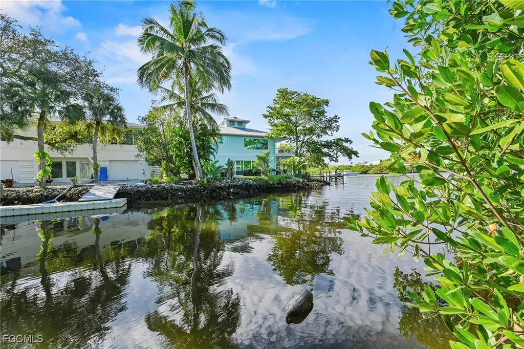 1570 Avion Place Naples FL 34104