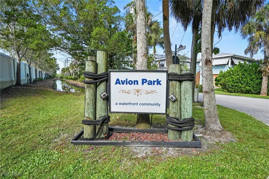 1570 Avion Place Naples FL 34104