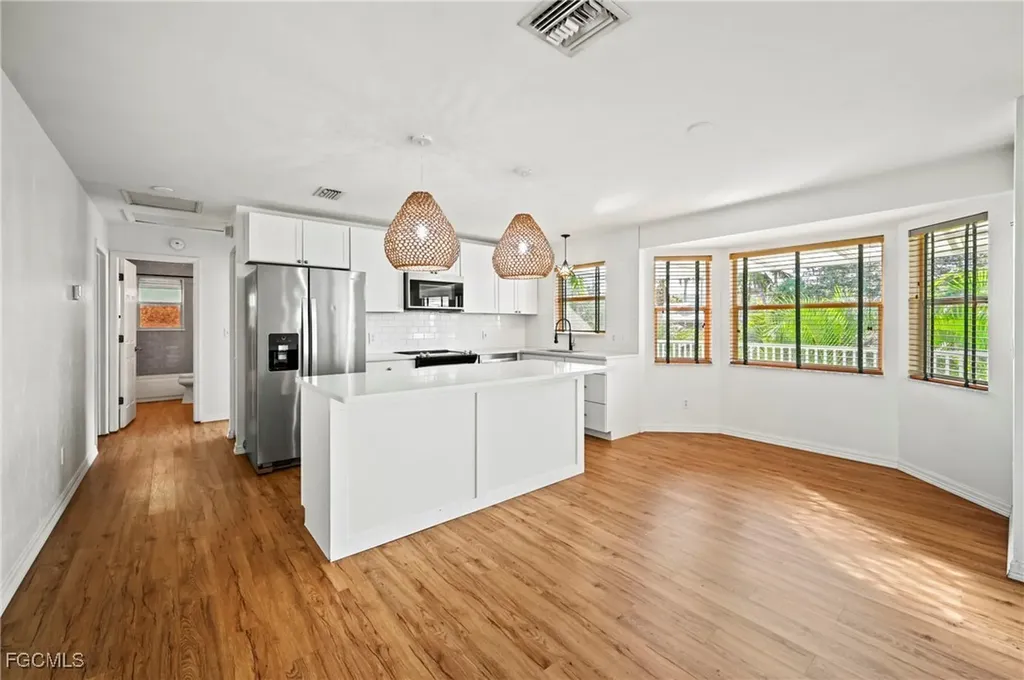 1570 Avion Place Naples FL 34104