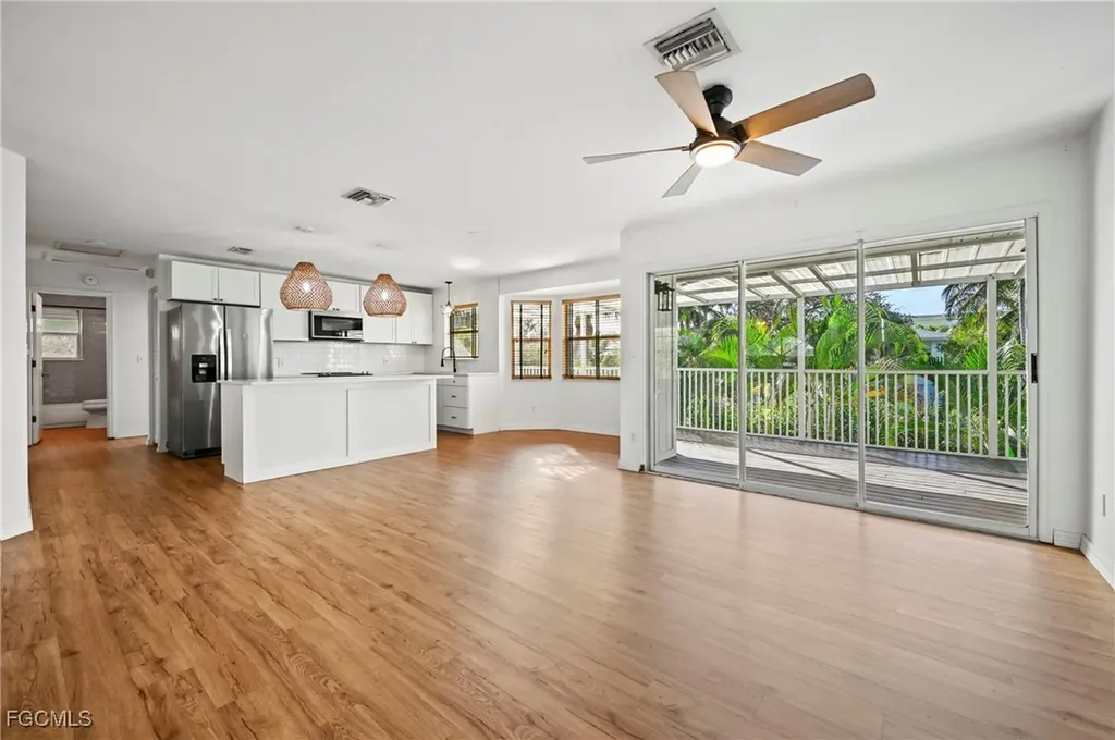 1570 Avion Place Naples FL 34104