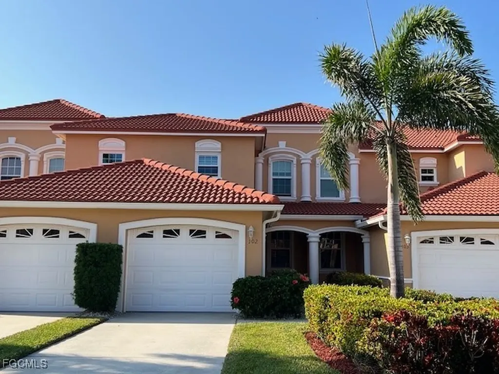 Fort Myers FL, 13960 Eagle Ridge Lakes Drive, Unit 102