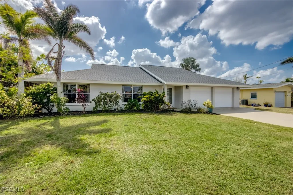 1106 Lorraine Court Cape Coral FL 33904