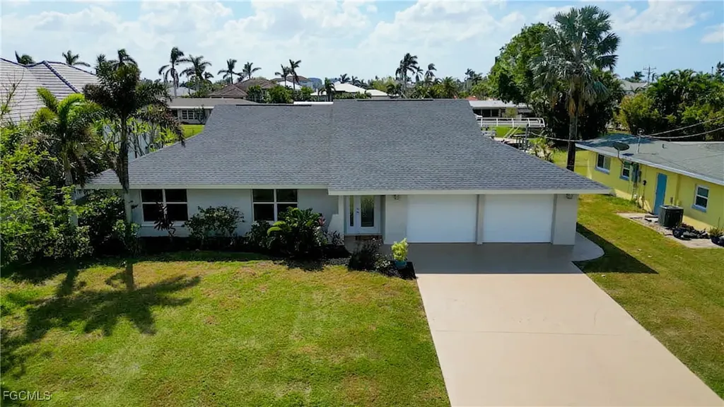 1106 Lorraine Court Cape Coral FL 33904