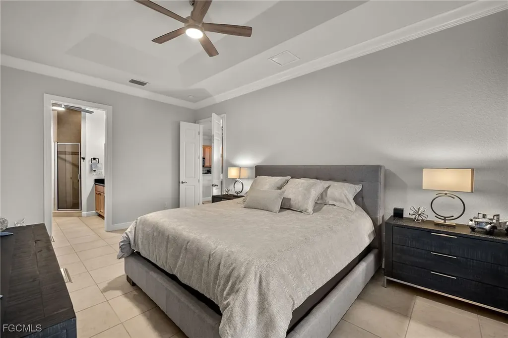 1814 Beach Parkway Cape Coral FL 33904