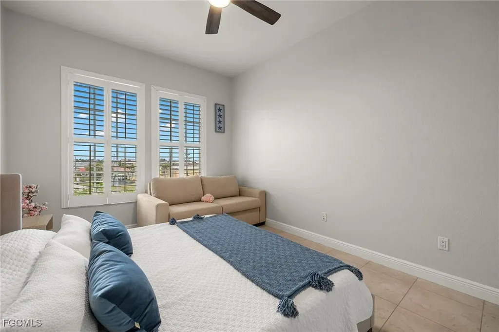 1814 Beach Parkway Cape Coral FL 33904