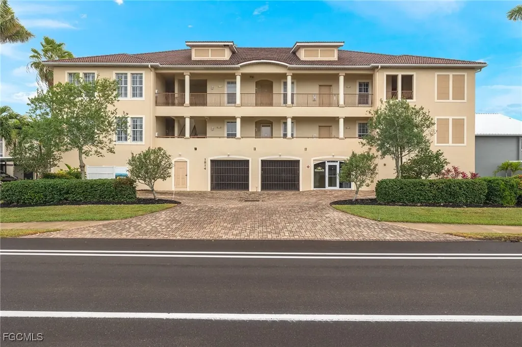 1814 Beach Parkway Cape Coral FL 33904