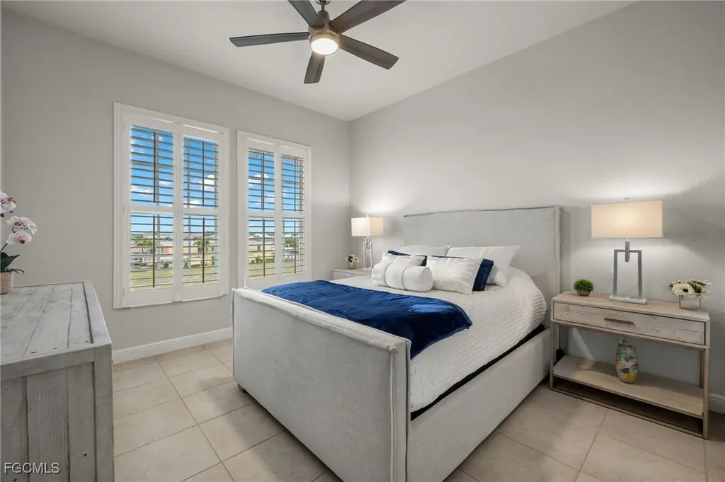 1814 Beach Parkway Cape Coral FL 33904