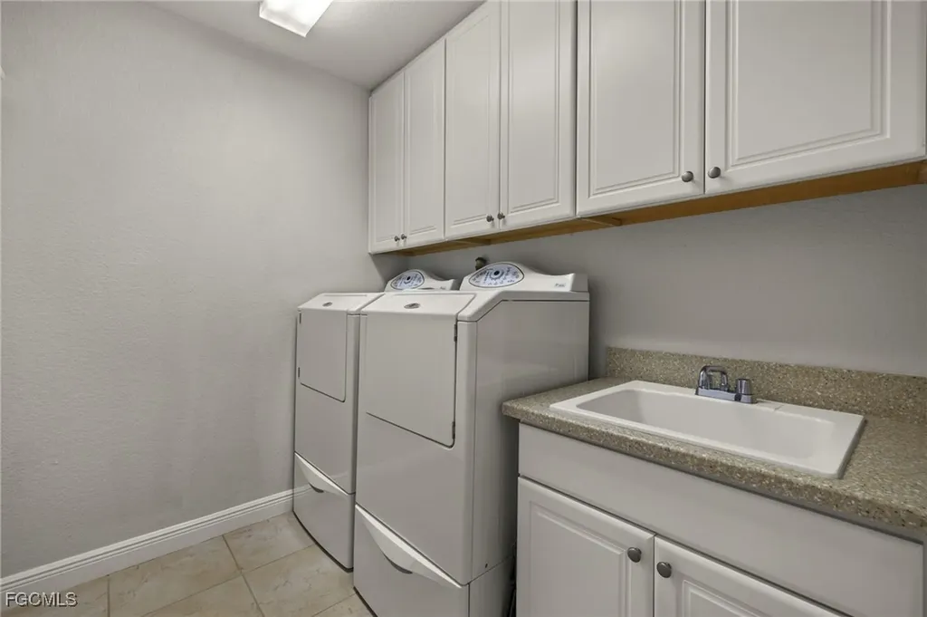 1814 Beach Parkway Cape Coral FL 33904