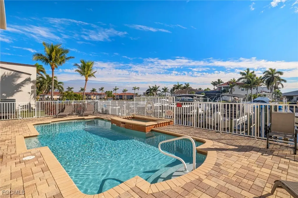 1814 Beach Parkway Cape Coral FL 33904