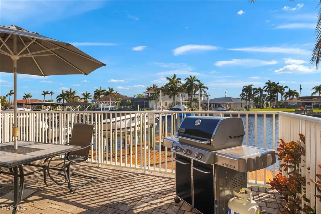 1814 Beach Parkway Cape Coral FL 33904