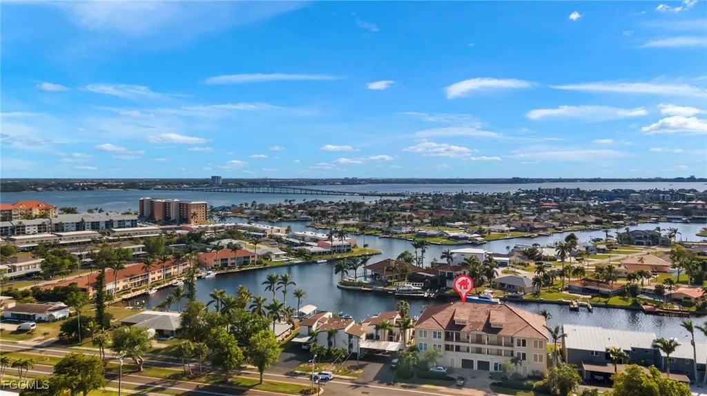 1814 Beach Parkway Cape Coral FL 33904
