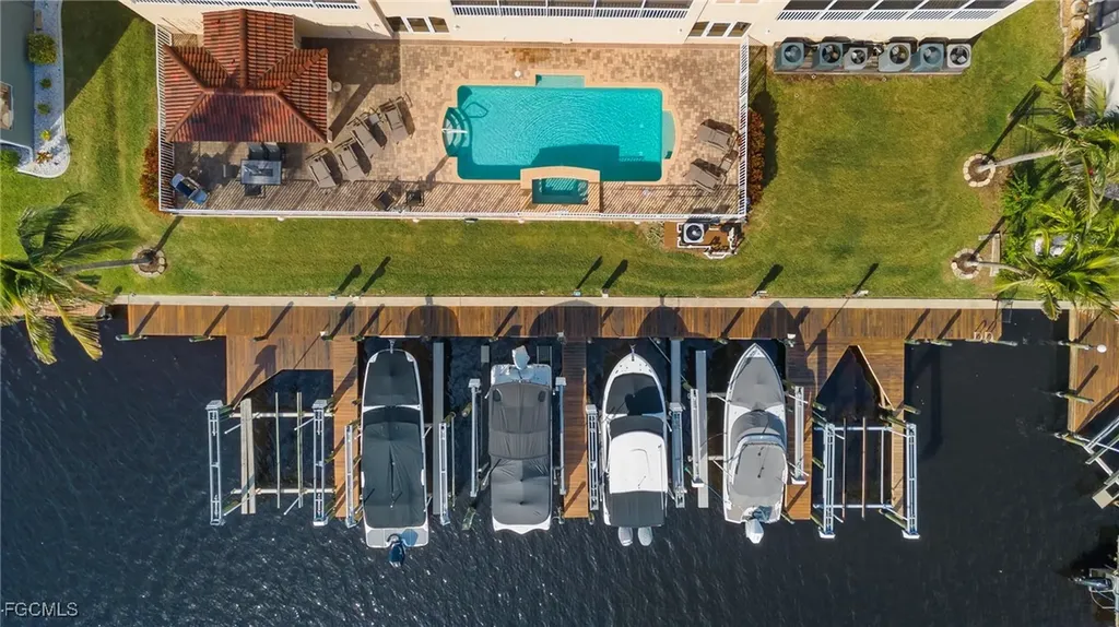 1814 Beach Parkway Cape Coral FL 33904