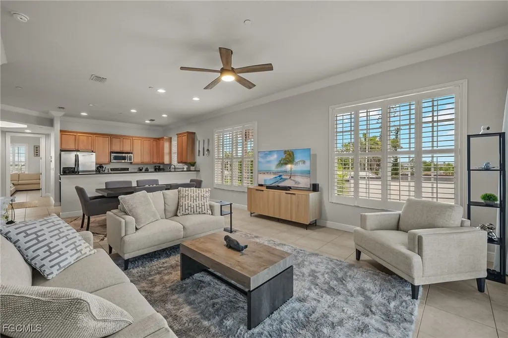 1814 Beach Parkway Cape Coral FL 33904