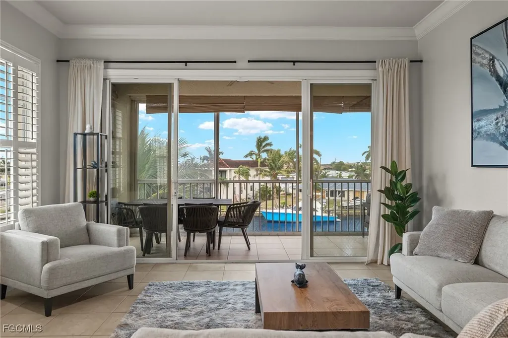 1814 Beach Parkway Cape Coral FL 33904