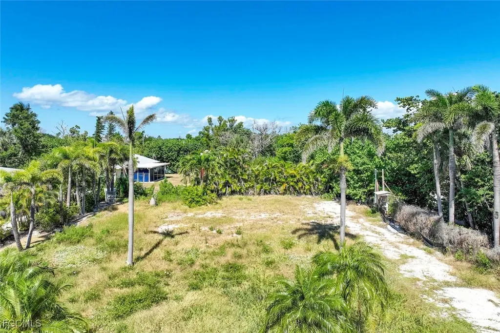 524 Lagoon Drive Sanibel FL 33957