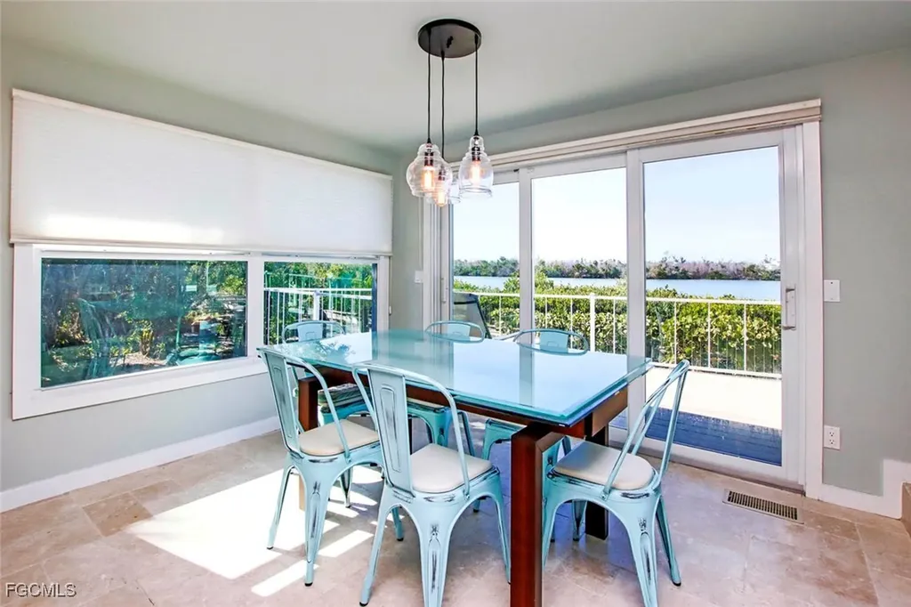 2667 Coconut Drive Sanibel FL 33957