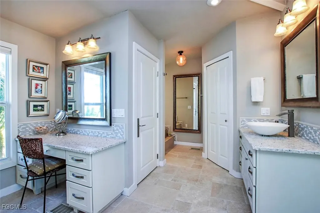 2667 Coconut Drive Sanibel FL 33957