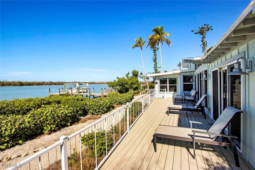 2667 Coconut Drive Sanibel FL 33957