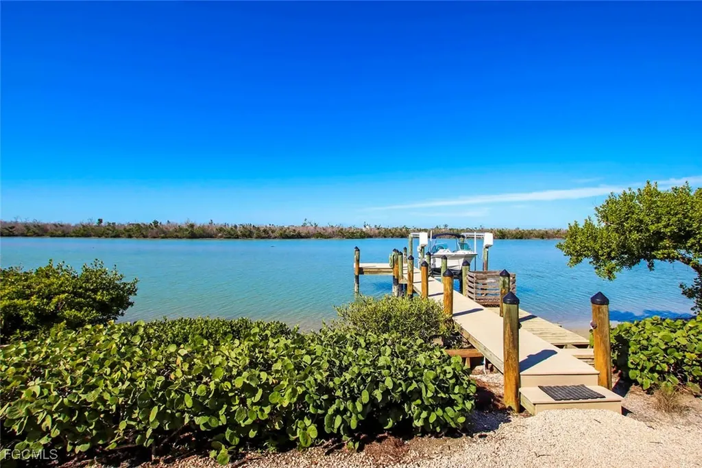 2667 Coconut Drive Sanibel FL 33957