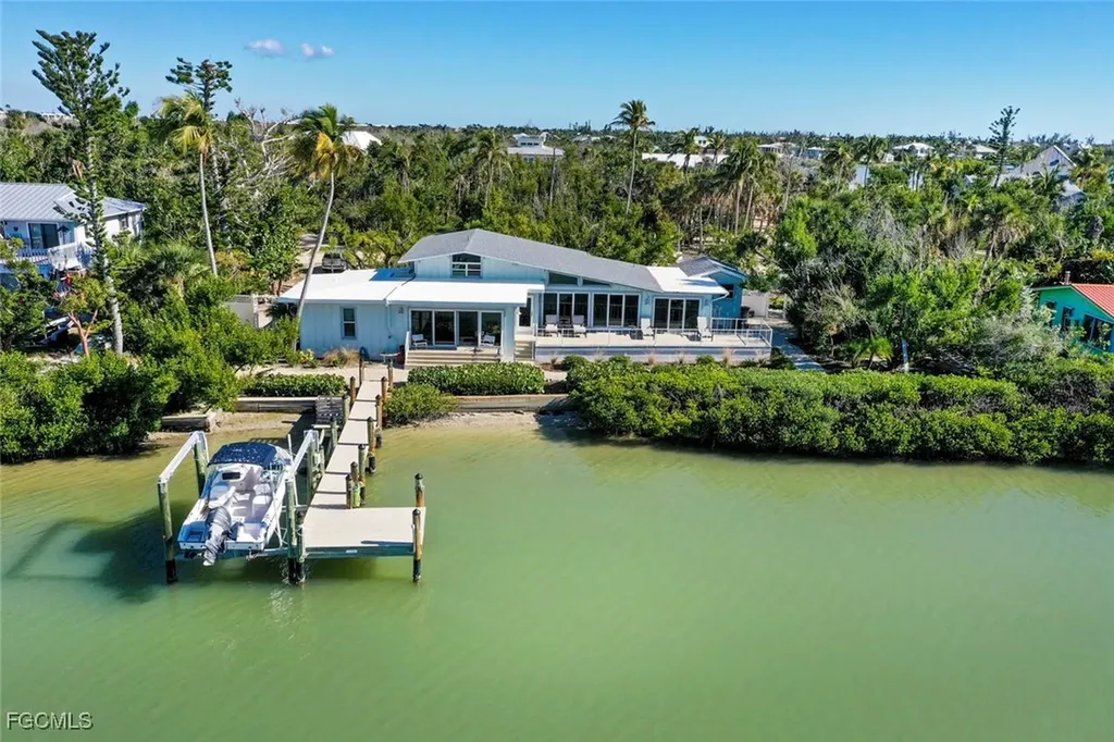 2667 Coconut Drive Sanibel FL 33957