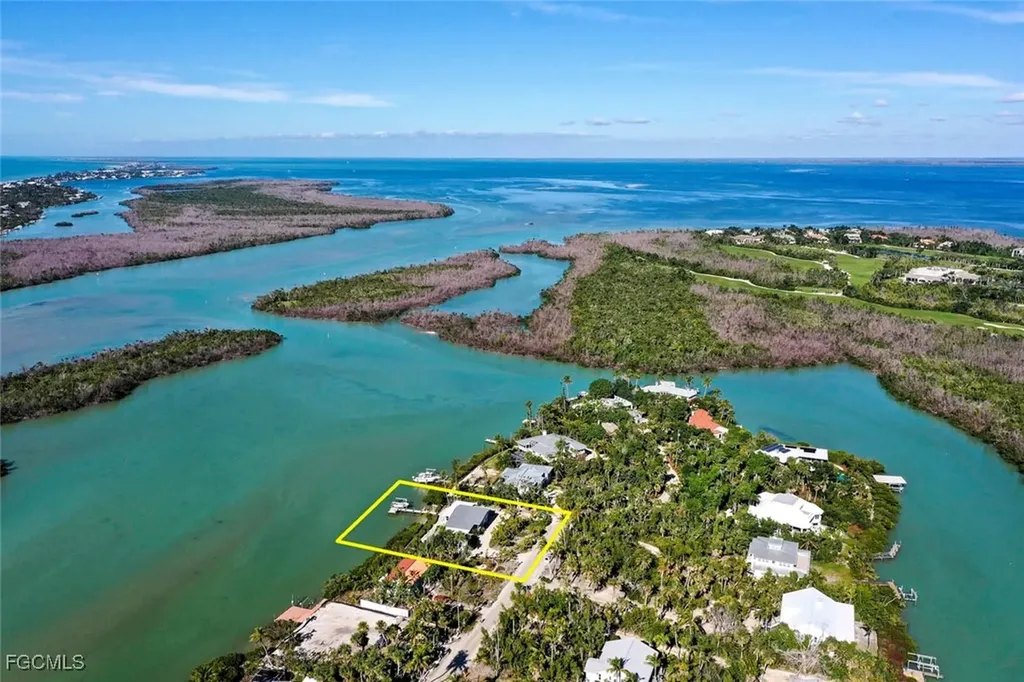2667 Coconut Drive Sanibel FL 33957