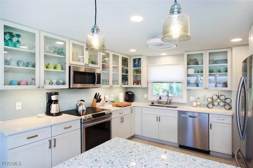 2667 Coconut Drive Sanibel FL 33957